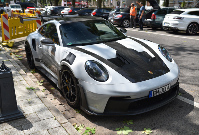 Porsche 992 GT3 RS Weissach Package