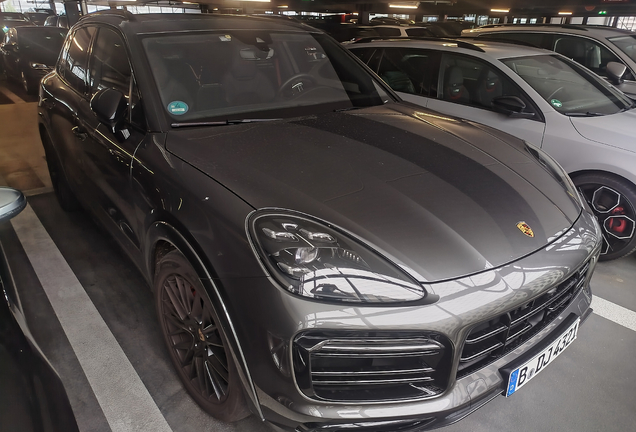 Porsche 9YA Cayenne GTS