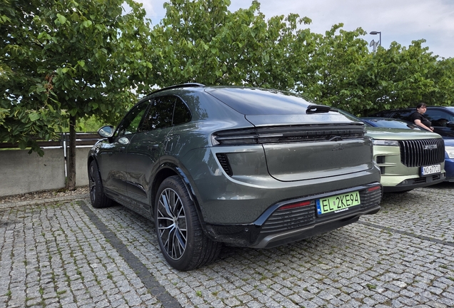 Porsche Macan EV Turbo