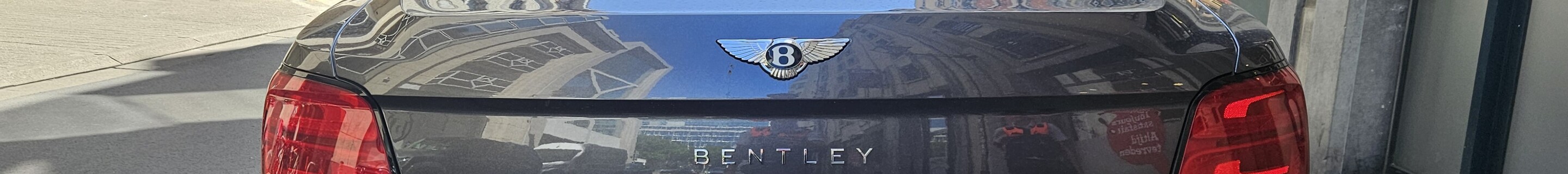 Bentley Flying Spur V8 Azure