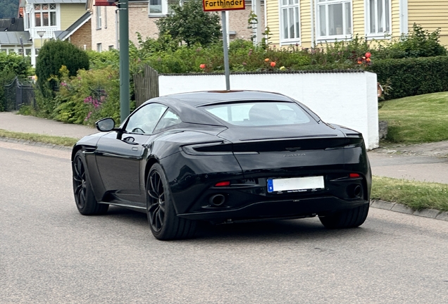 Aston Martin DB11 V8
