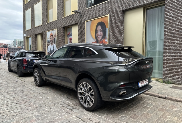 Aston Martin DBX