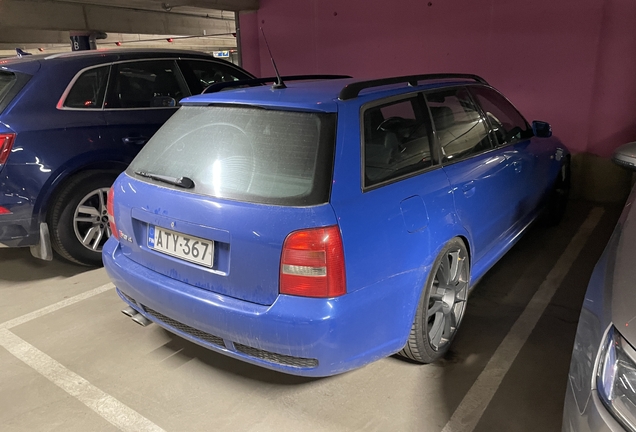 Audi RS4 Avant B5