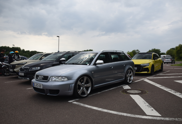 Audi RS4 Avant B5