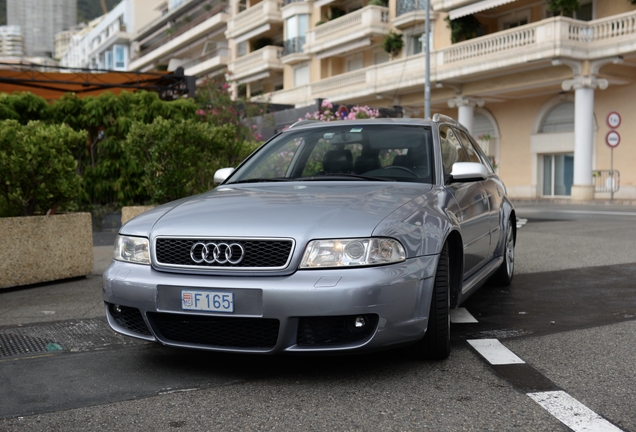 Audi RS4 Avant B5