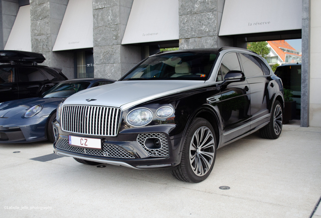 Bentley Bentayga Azure EWB