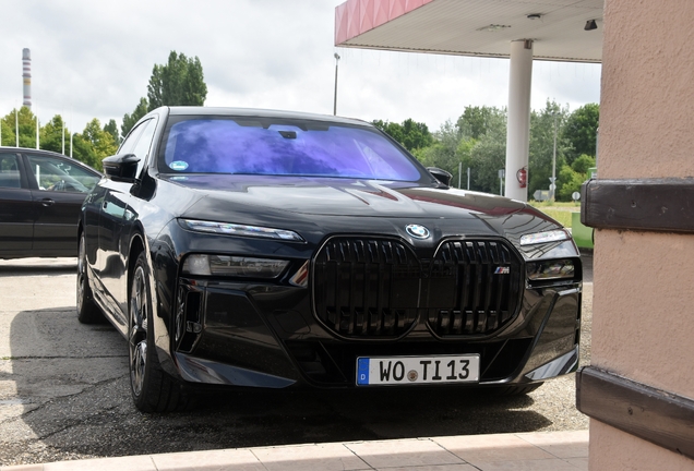 BMW M760e xDrive
