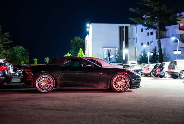 Jaguar F-TYPE R Convertible 2017