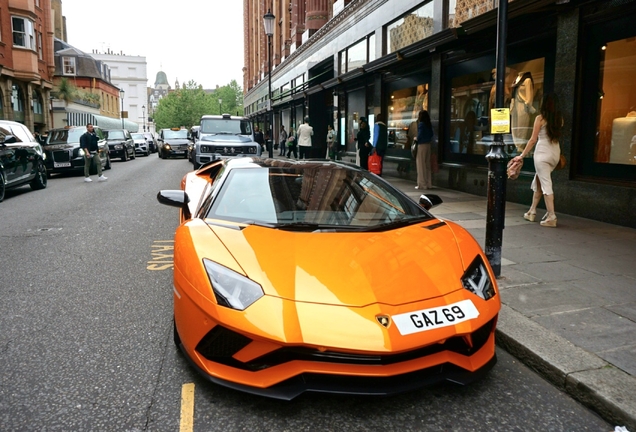 Lamborghini Aventador S LP740-4 Roadster