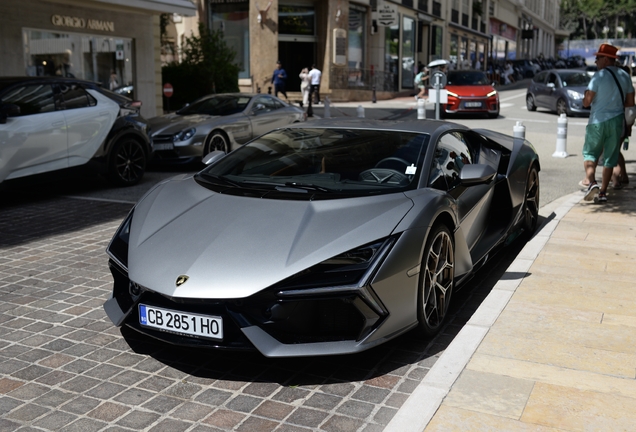Lamborghini Revuelto