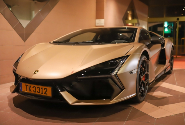 Lamborghini Revuelto