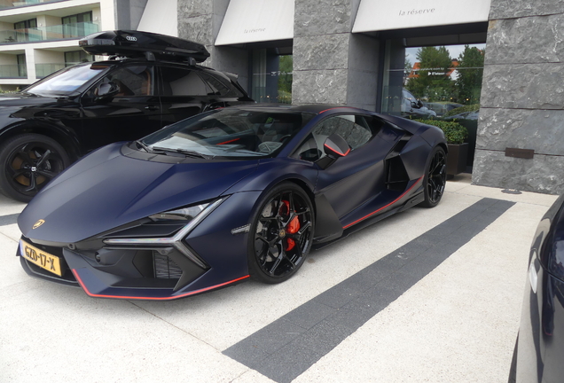 Lamborghini Revuelto