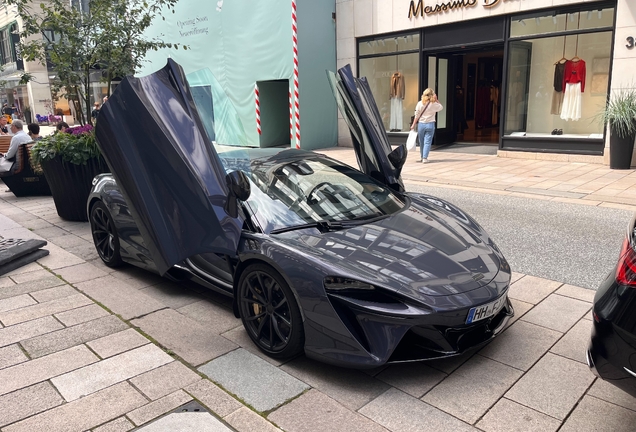 McLaren Artura Spider