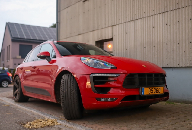 Porsche 95B Macan GTS