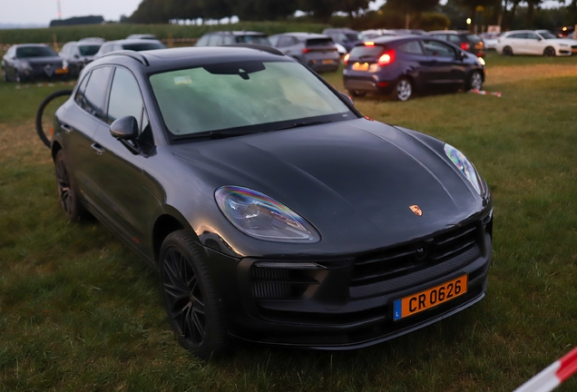 Porsche 95B Macan GTS