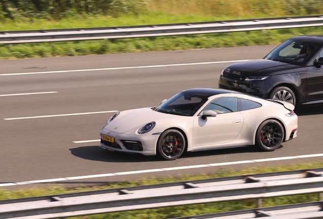 Porsche 992 Carrera 4S