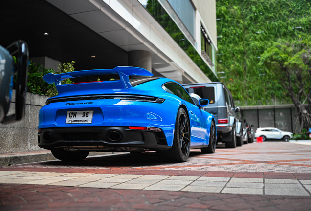 Porsche 992 Carrera GTS