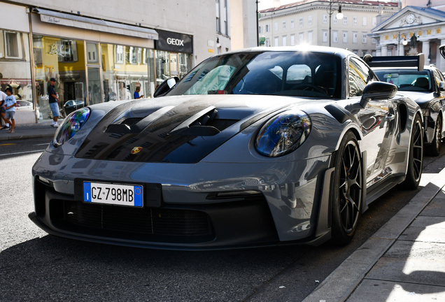 Porsche 992 GT3 RS Weissach Package