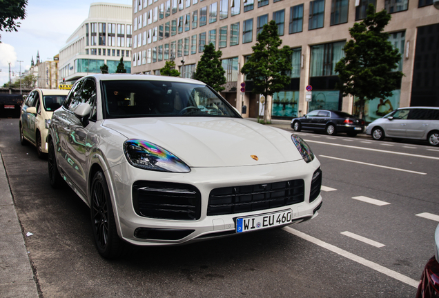 Porsche 9YA Cayenne GTS
