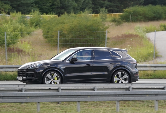 Porsche Cayenne Turbo S E-Hybrid