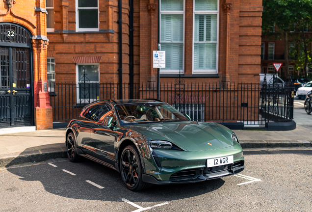 Porsche Taycan Turbo S Cross Turismo