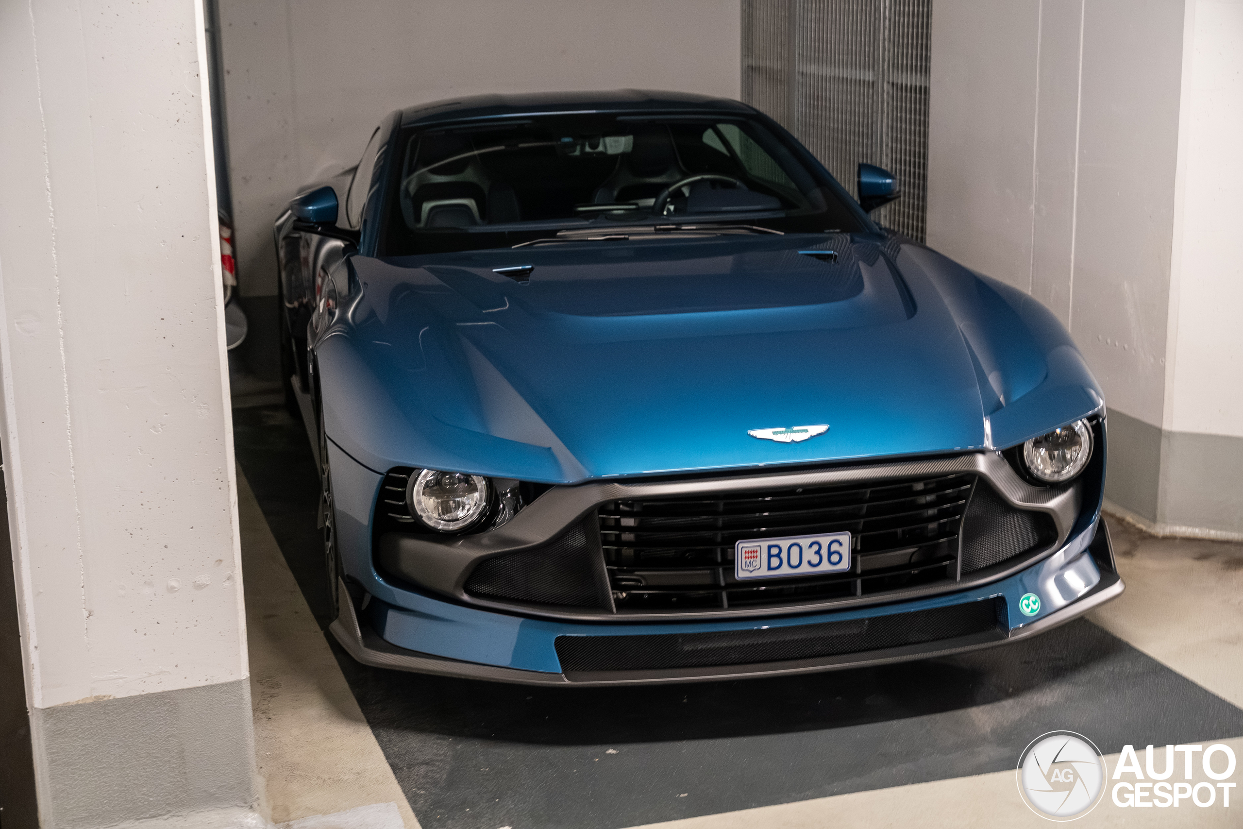 Aston Martin Valour doet zijn best niet gespot te worden