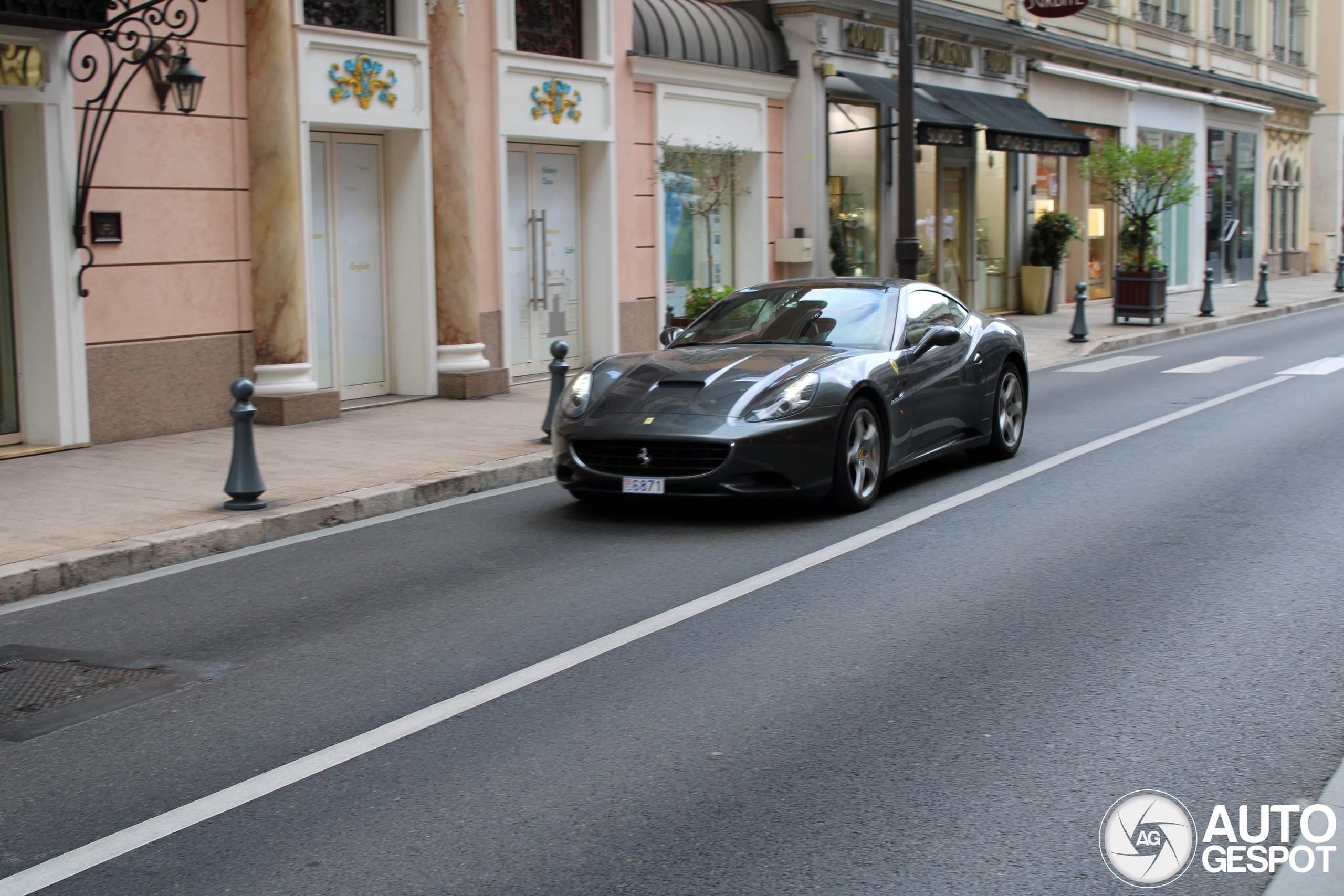 Ferrari California カタログ フェラーリ カリフォルニア カタログ PDF|オプション一覧 | 輸入