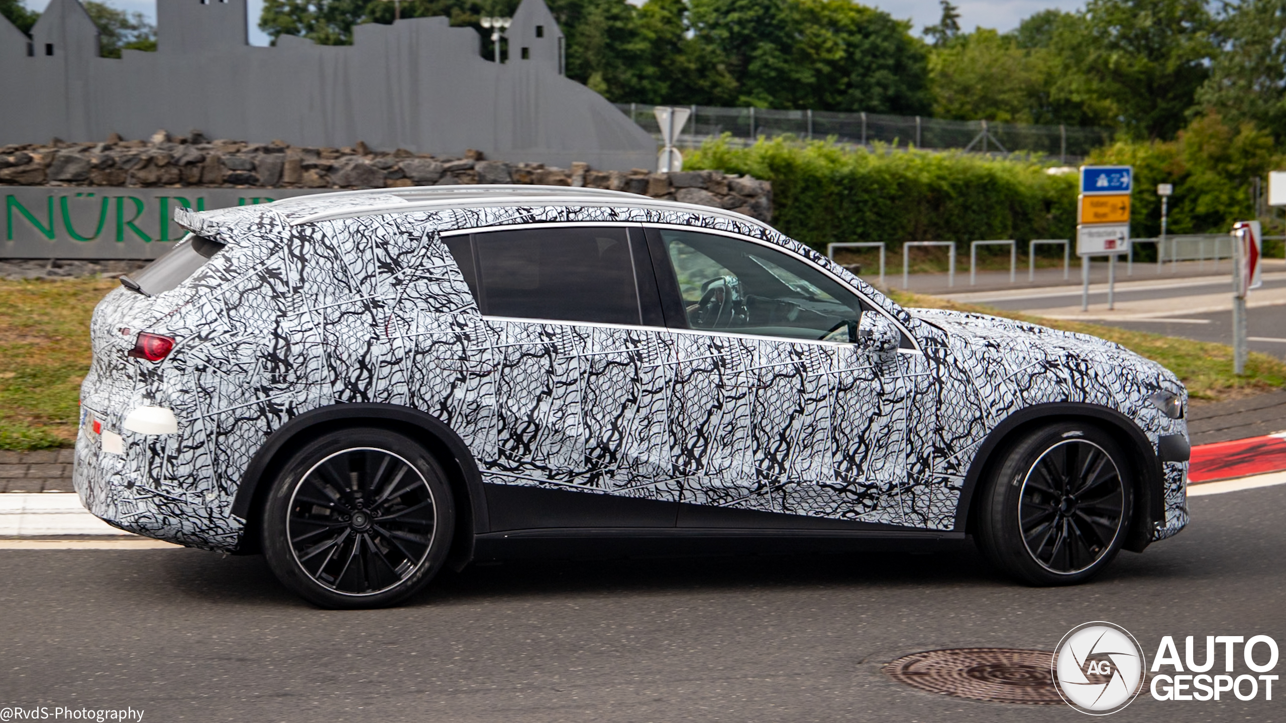 Mercedes-Benz EQC SUV 2025