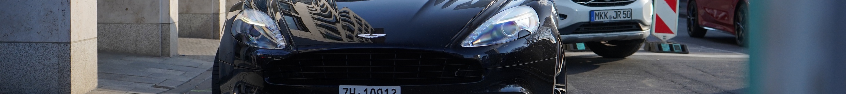 Aston Martin Vanquish 2013