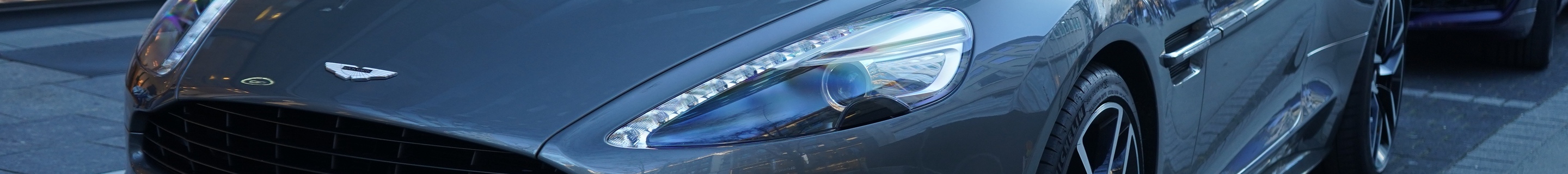 Aston Martin Vanquish 2013