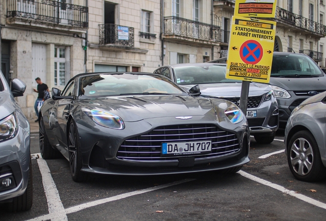 Aston Martin DB12 Volante