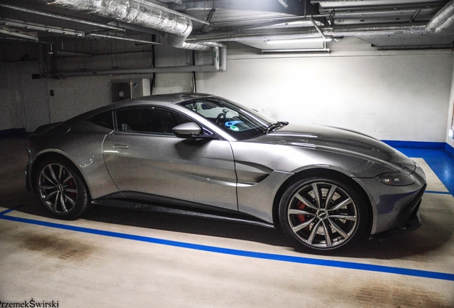 Aston Martin V8 Vantage 2018