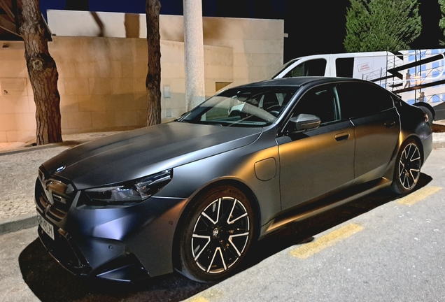 BMW M5 G90