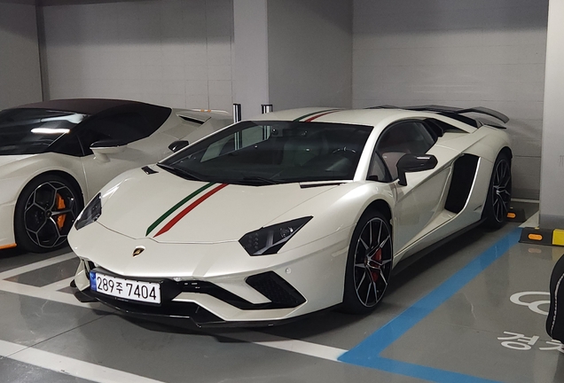 Lamborghini Aventador S LP740-4