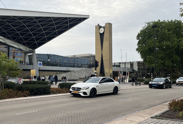 Mercedes-AMG E 63 S W213