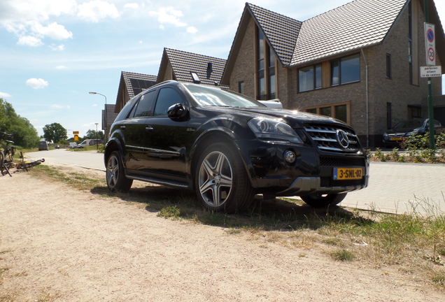 Mercedes-Benz ML 63 AMG 10th Anniversary