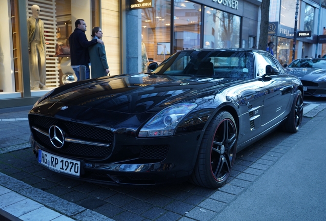 Mercedes-Benz SLS AMG