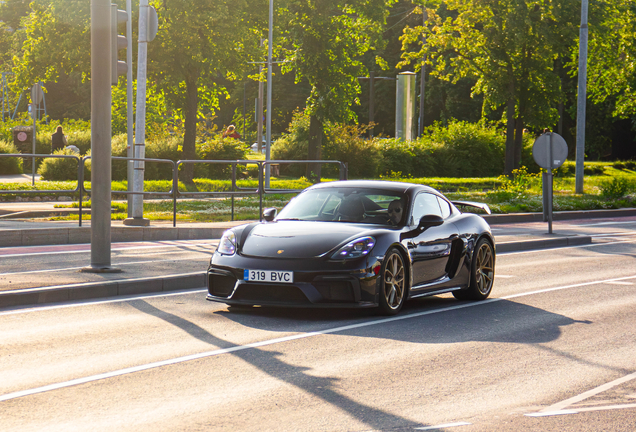 Porsche 718 Cayman GT4