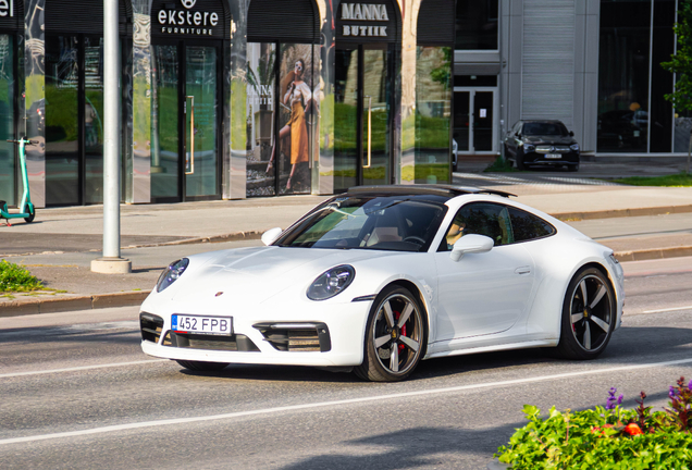 Porsche 992 Carrera 4S