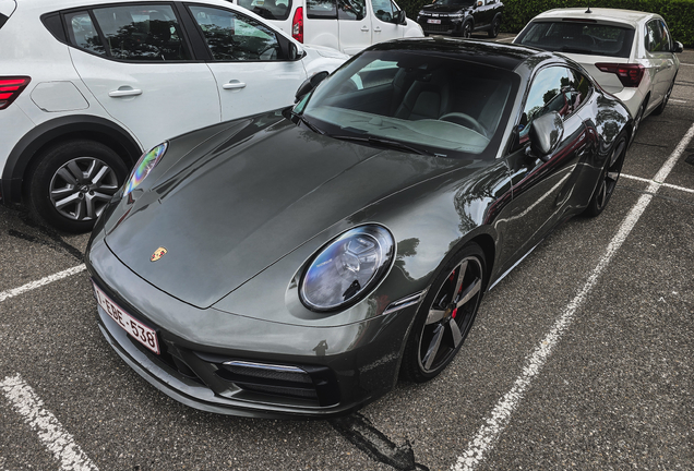 Porsche 992 Carrera 4S