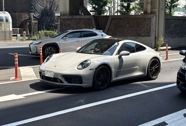 Porsche 992 Carrera GTS