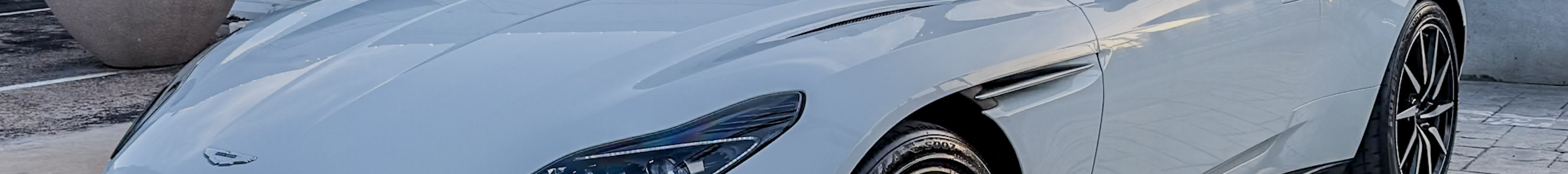 Aston Martin DB11 V8