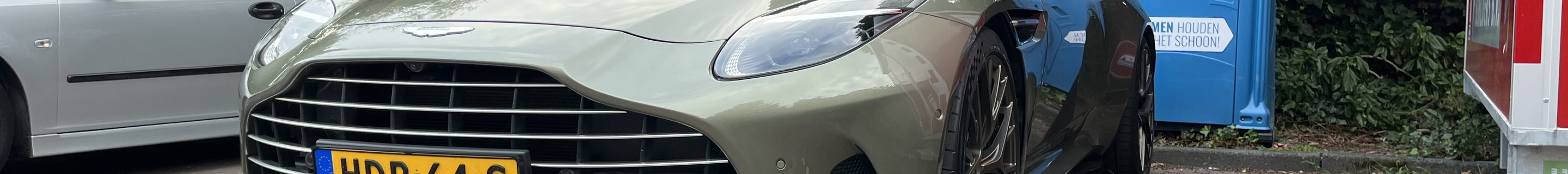 Aston Martin DB12 Volante