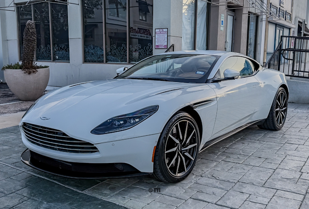 Aston Martin DB11 V8