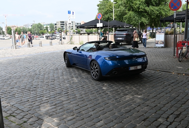 Aston Martin DB11 V8 Volante