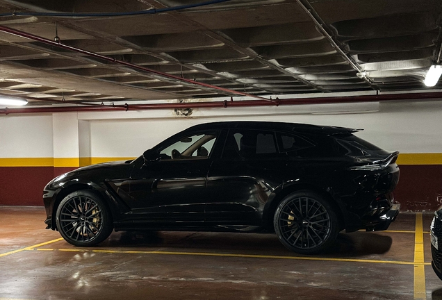 Aston Martin DBX707