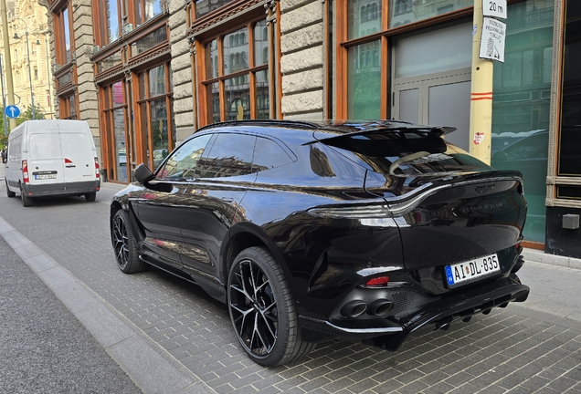 Aston Martin DBX707