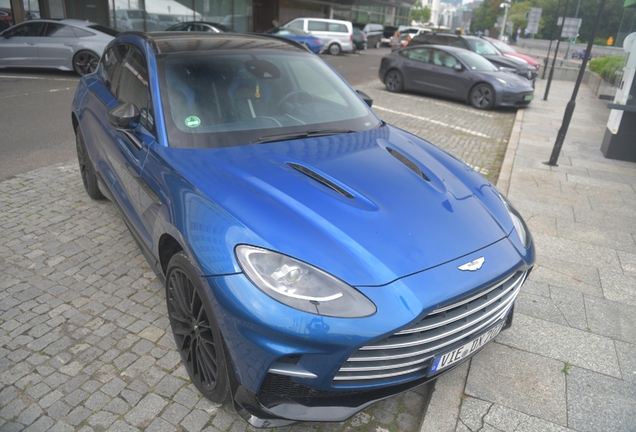 Aston Martin DBX707