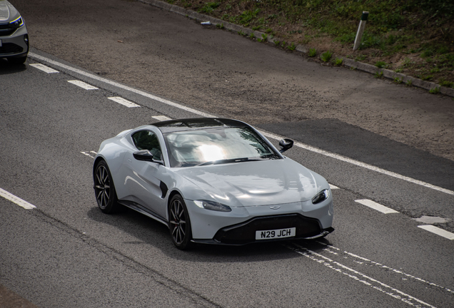Aston Martin V8 Vantage 2018