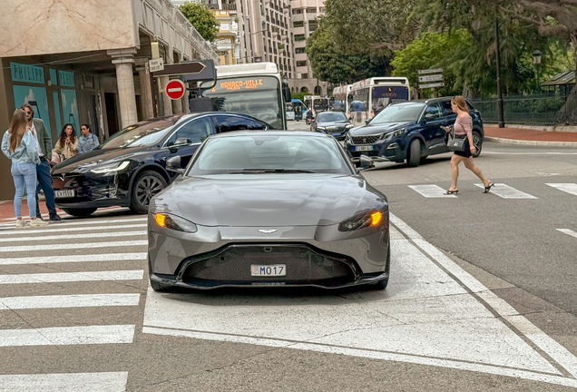 Aston Martin V8 Vantage 2018